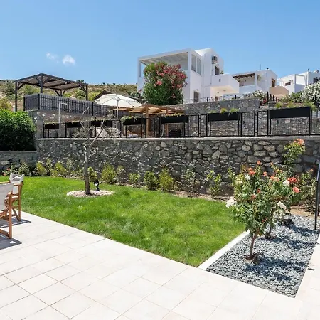 Villa Mariani Renovated 2022 ,private Pool, Sea Views , Lindos 10 Mins,beach 3 Mins *