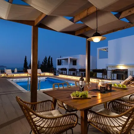 Mariani Renovated 2022 ,private Pool, Sea Views , Lindos 10 Mins,beach 3 Mins Kalathos